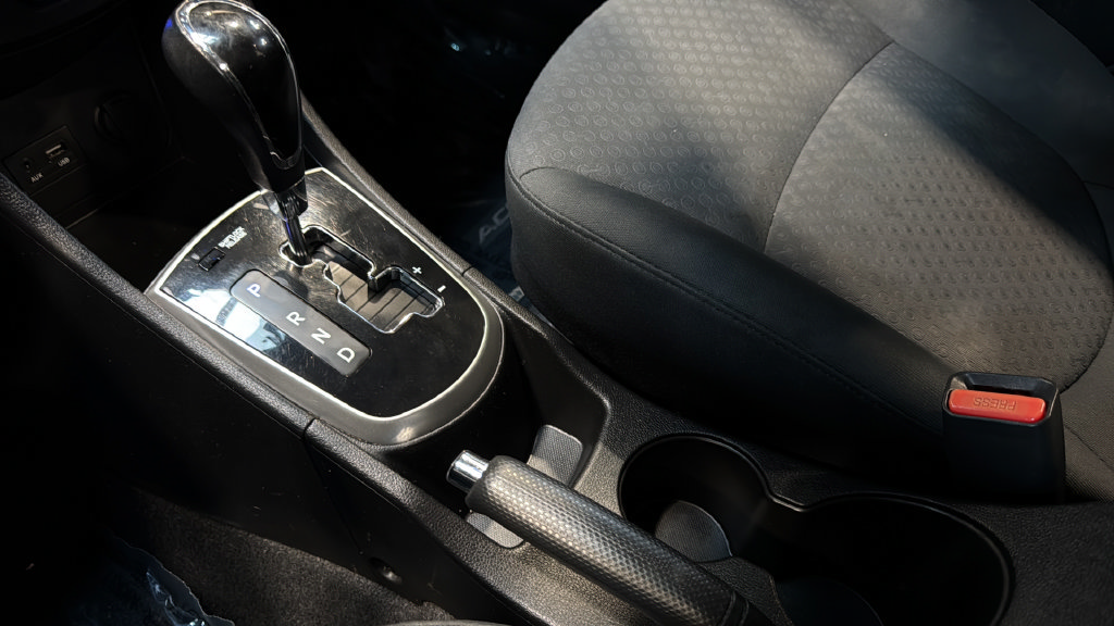 Used 2014 Hyundai Accent SE FWD image 29