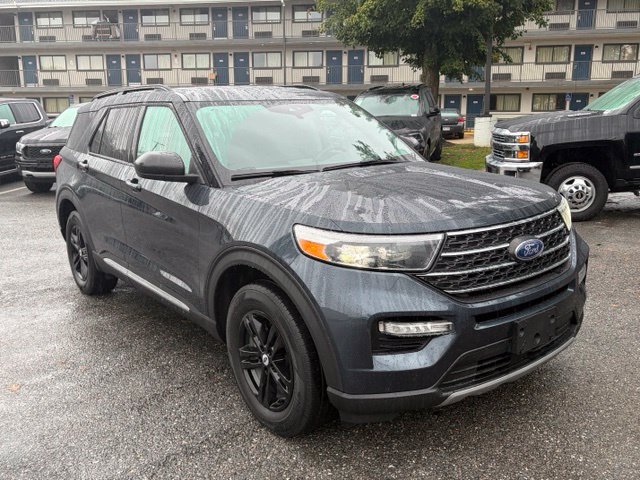 Used 2023 Ford Explorer XLT w/ Equipment Group 202A AWD/4WD image 2