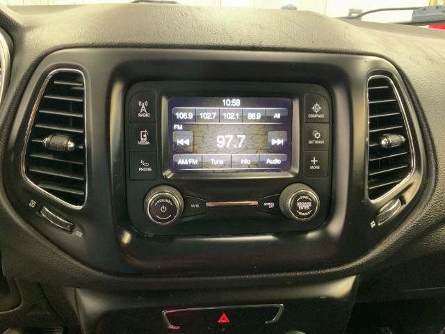 Used 2018 Jeep Compass Latitude AWD/4WD image 19