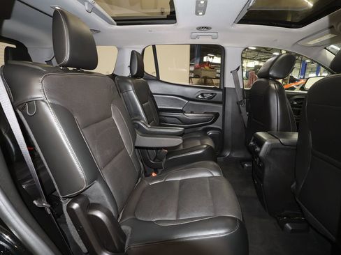 Used 2018 GMC Acadia SLT image 18