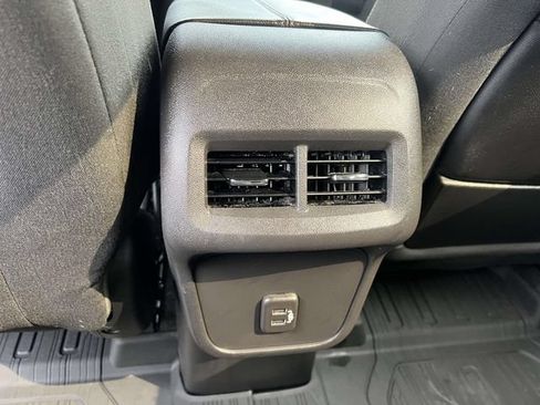 Used 2023 GMC Terrain SLE w/ Driver Convenience Package FWD image 16