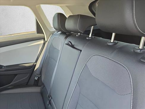 New 2026 Volkswagen Taos SE FWD image 20
