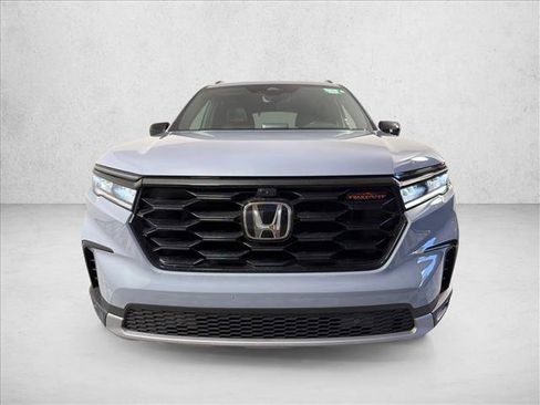 Used 2025 Honda Pilot TrailSport image 9