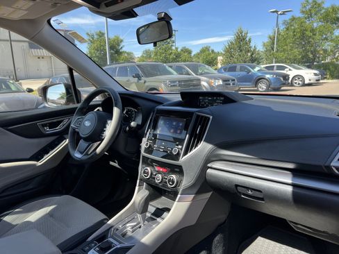 Used 2023 Subaru Forester Premium AWD/4WD image 17