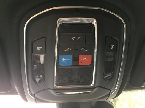 Used 2024 Jeep Grand Cherokee Trailhawk AWD/4WD image 15