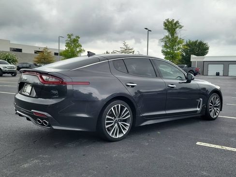 Used 2019 Kia Stinger Premium RWD image 4