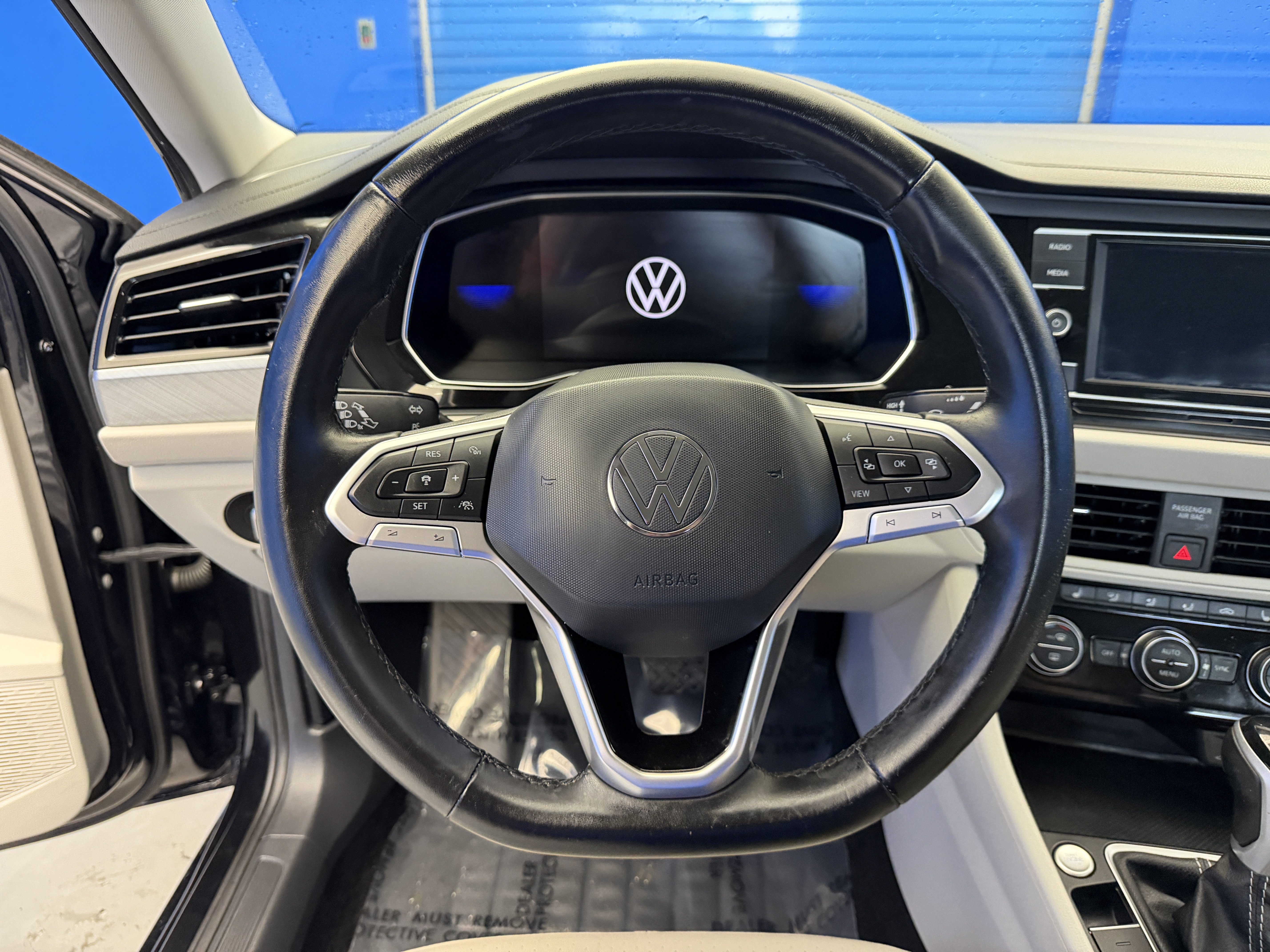 Used 2024 Volkswagen Jetta SE FWD image 14