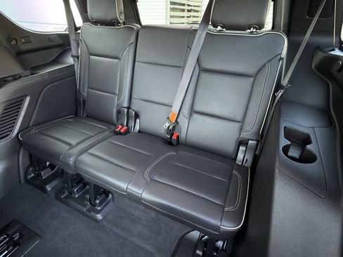 Used 2021 Chevrolet Tahoe Premier w/ Premium Package RWD image 34