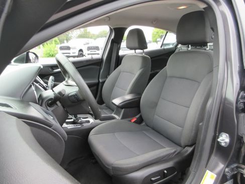 Certified 2017 Chevrolet Cruze LT w/ Convenience Package FWD image 17