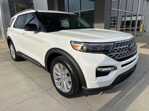 Certified 2022 Ford Explorer Limited w/ Equipment Group 301A image 10