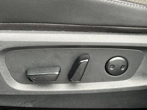 Certified 2025 Nissan Pathfinder SL image 16