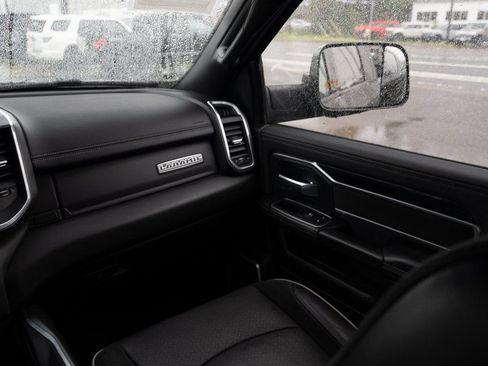 Used 2020 RAM 2500 Laramie w/ Night Edition AWD/4WD image 10