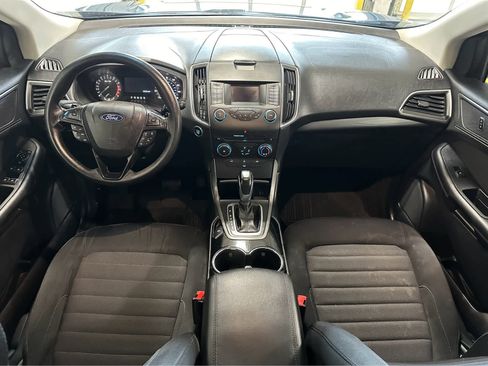 Used 2018 Ford Edge SE image 12
