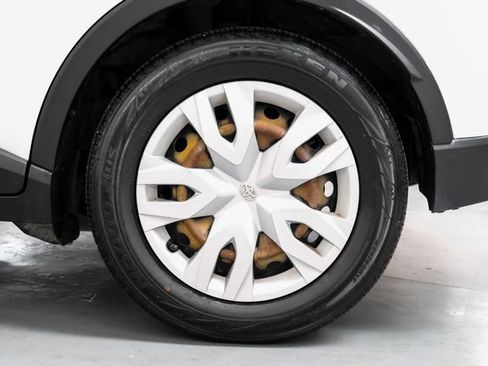 Used 2020 Toyota C-HR LE FWD image 54
