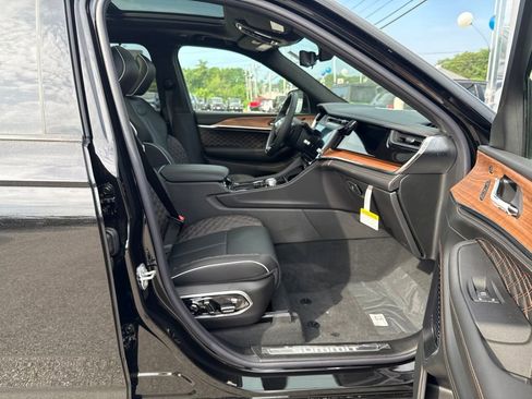 New 2026 Jeep Grand Cherokee Summit AWD/4WD image 26