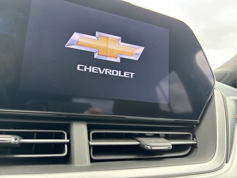 Certified 2024 Chevrolet Trax RS w/ Driver Confidence Package FWD image 10