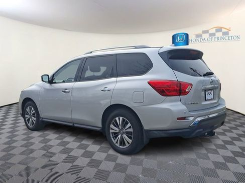 Used 2019 Nissan Pathfinder SV AWD/4WD image 4