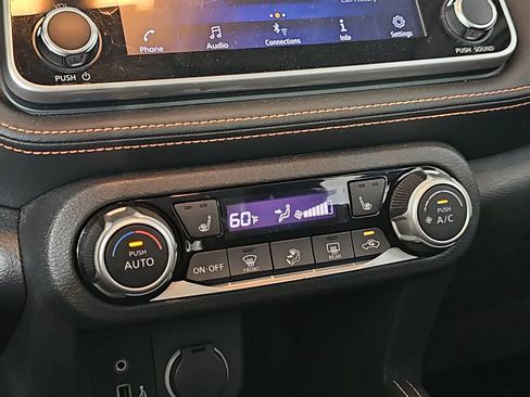 Used 2020 Nissan Kicks SR w/ SR Premium Package FWD image 21