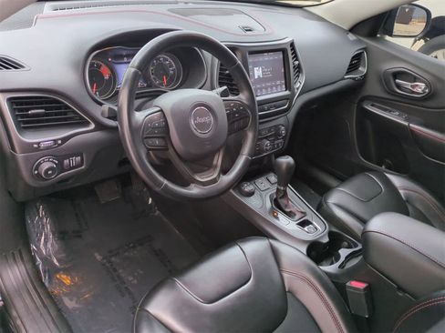 Certified 2019 Jeep Cherokee Trailhawk w/ Cold Weather Group image 10