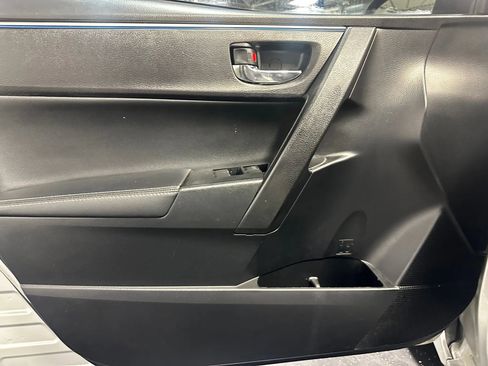 Used 2016 Toyota Corolla S image 12
