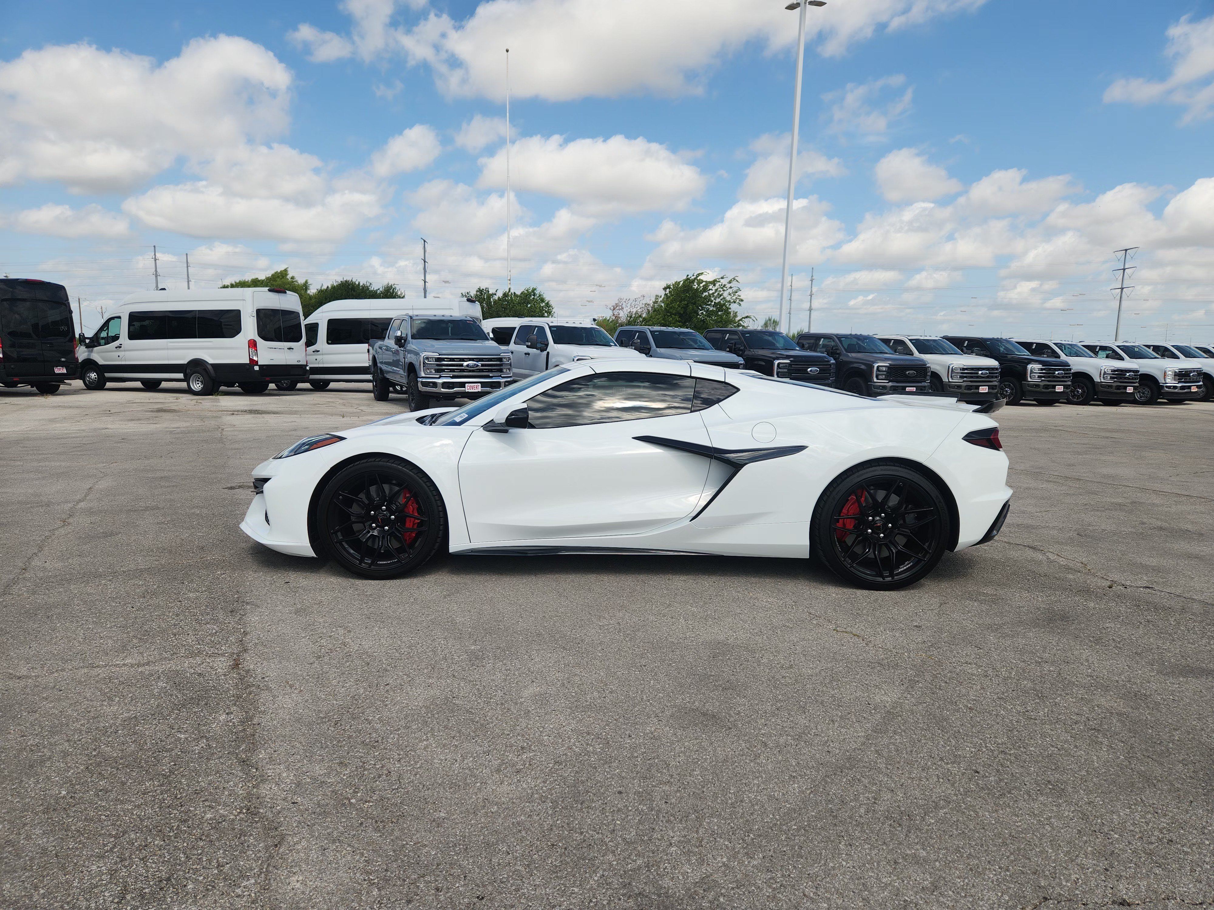 Used 2025 Chevrolet Corvette Z06 RWD image 4