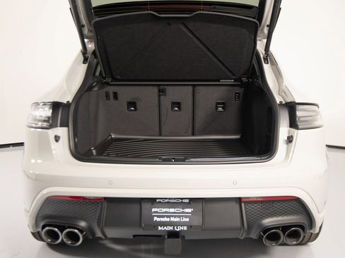 New 2026 Porsche Macan GTS image 53