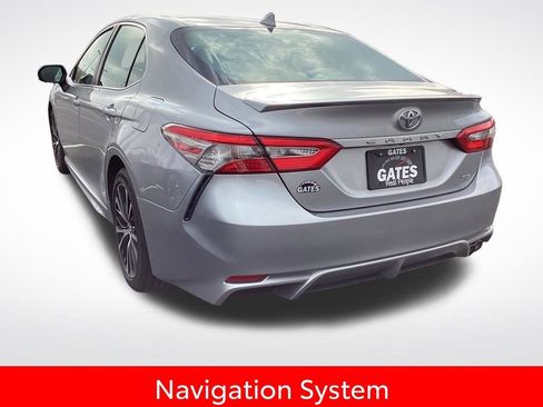 Used 2019 Toyota Camry SE image 4