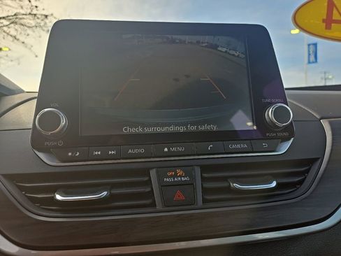 Used 2024 Nissan Altima 2.5 SV image 21