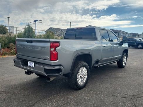 Used 2024 Chevrolet Silverado 3500 High Country w/ Technology Package image 3