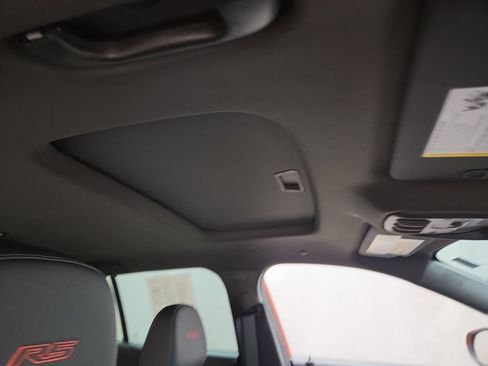 Used 2024 Chevrolet Trax RS w/ Sunroof Package FWD image 13