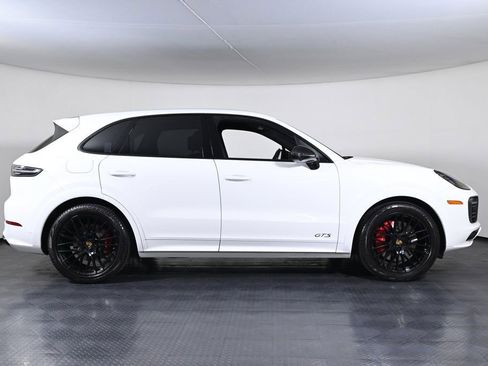 Certified 2023 Porsche Cayenne GTS AWD/4WD image 8