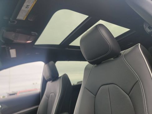 New 2027 Chrysler Pacifica Limited FWD image 16