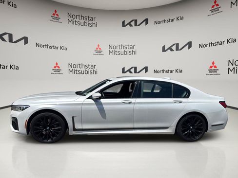 Used 2022 BMW 740i xDrive w/ M Sport Package AWD/4WD image 3