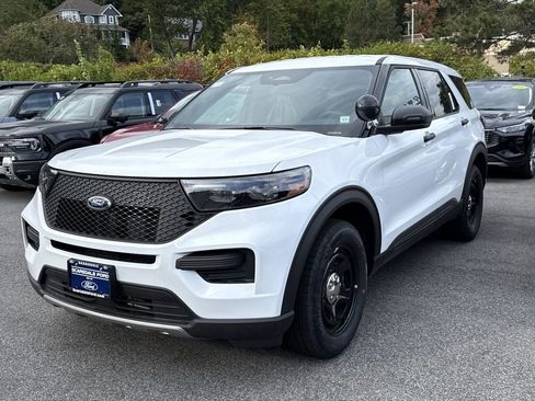 New 2025 Ford Explorer Base image 3