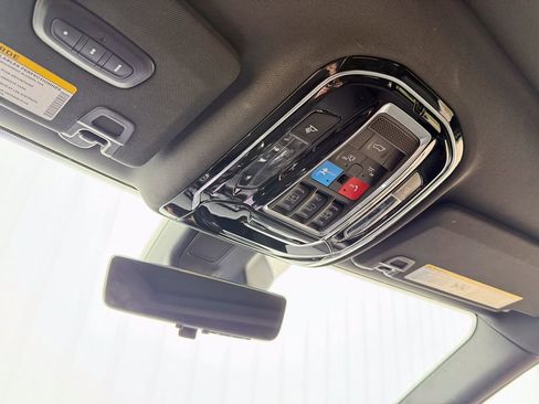 Used 2023 Jeep Grand Cherokee Overland w/ Luxury Tech Group IV image 33