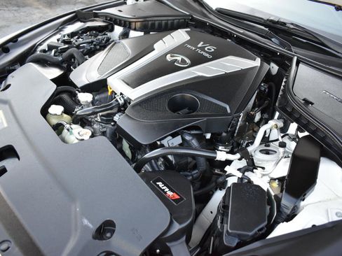 Used 2018 INFINITI Q60 3.0t Luxe w/ Cargo Package RWD image 49