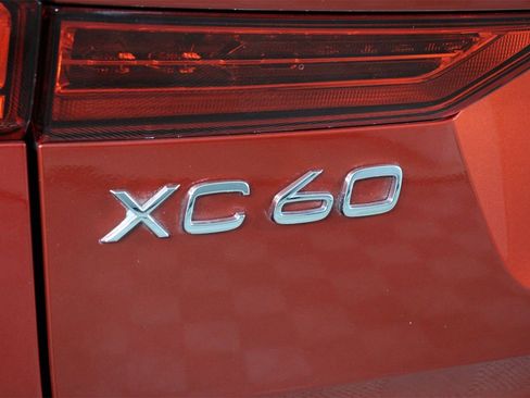 Certified 2023 Volvo XC60 B5 Core w/ Climate Package image 19