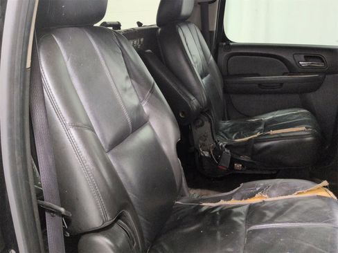 Used 2011 Chevrolet Suburban LT image 21