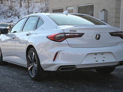 Used 2025 Acura TLX w/ Technology Package image 5
