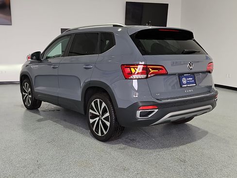 Certified 2023 Volkswagen Taos SE FWD image 2