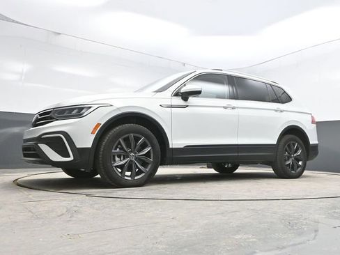 Used 2022 Volkswagen Tiguan SE image 31