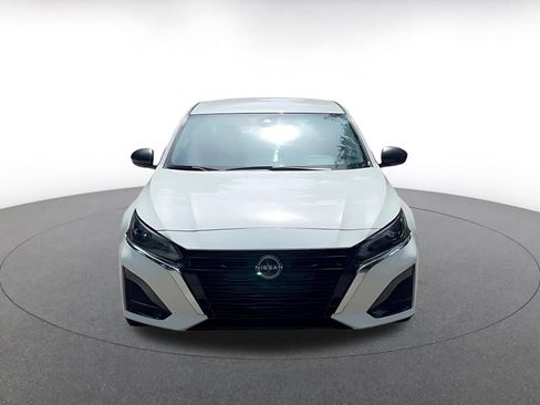 Used 2025 Nissan Altima 2.5 SV FWD image 4