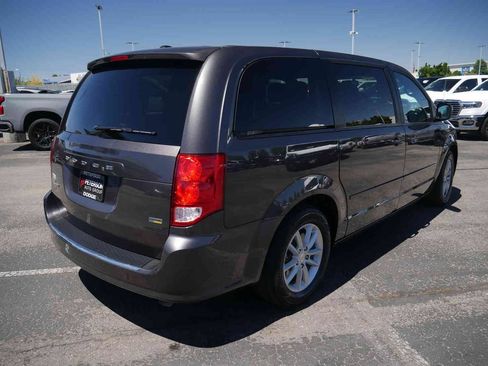 Used 2016 Dodge Grand Caravan SE FWD image 18
