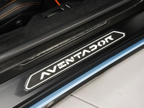 Used 2018 Lamborghini Aventador S image 29