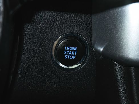 Used 2019 Toyota Highlander SE AWD/4WD image 25