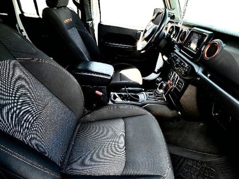 Used 2021 Jeep Gladiator Mojave AWD/4WD image 6