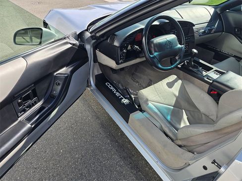 Used 1996 Chevrolet Corvette Coupe image 20