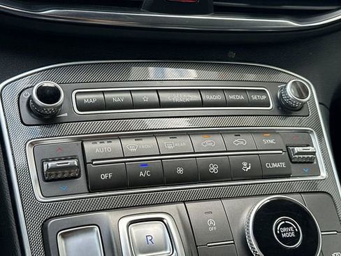 Used 2023 Hyundai Santa Fe SEL image 24