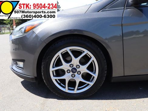 Used 2015 Ford Focus SE w/ Equipment Group 201A FWD image 24