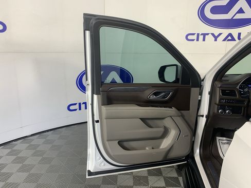 Used 2021 GMC Yukon SLT w/ SLT Premium Package image 14